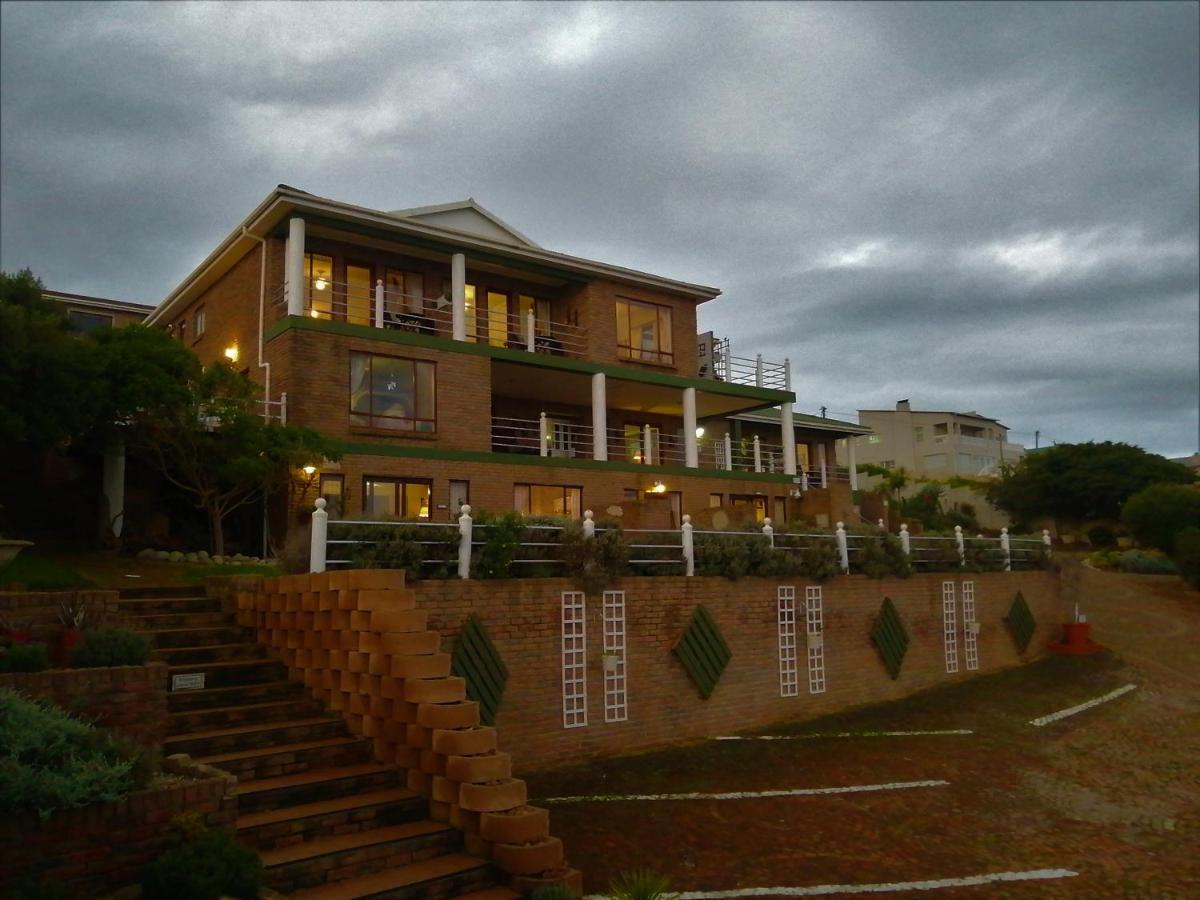 Amzee Bokmakierie Guest House Dana Bay Екстериор снимка