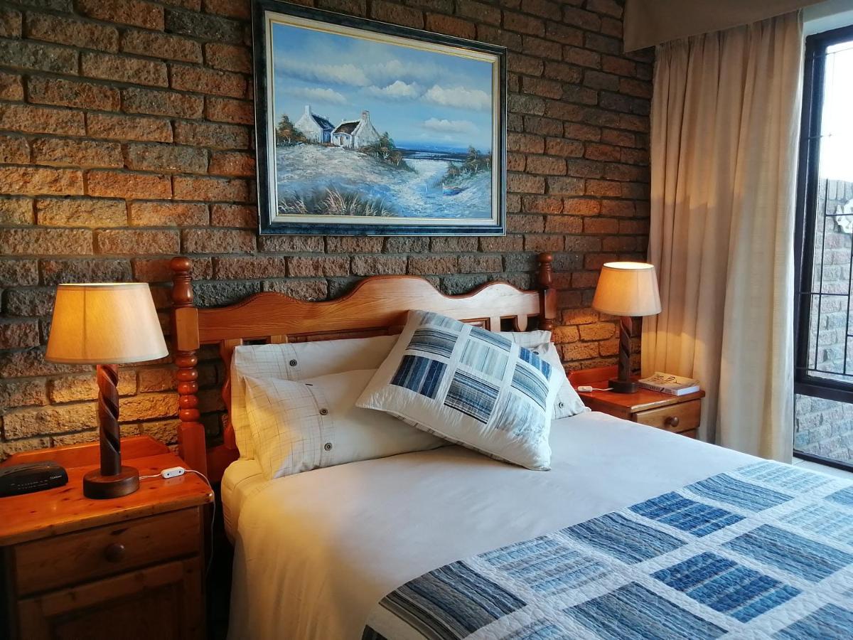 Amzee Bokmakierie Guest House Dana Bay Стая снимка