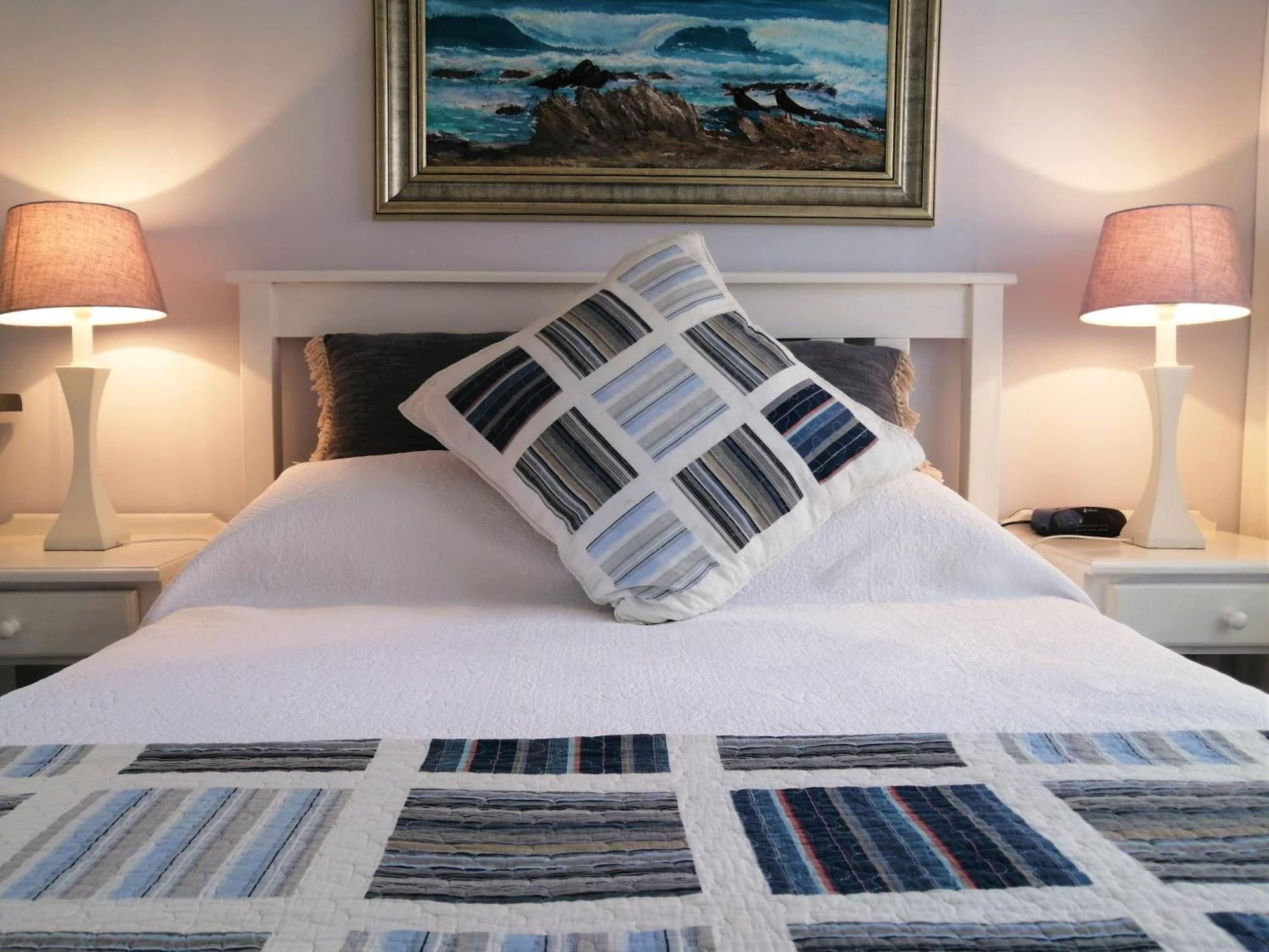 Amzee Bokmakierie Guest House Dana Bay Стая снимка
