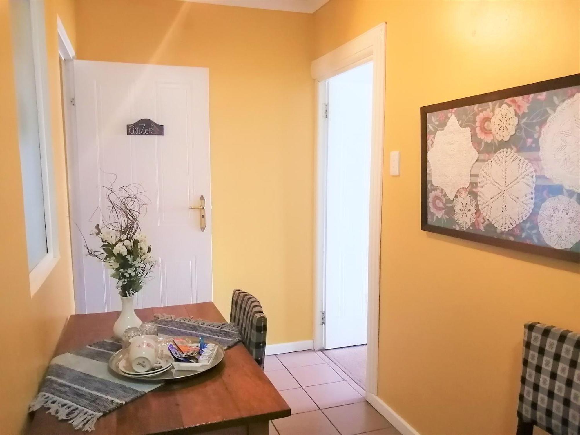 Amzee Bokmakierie Guest House Dana Bay Стая снимка