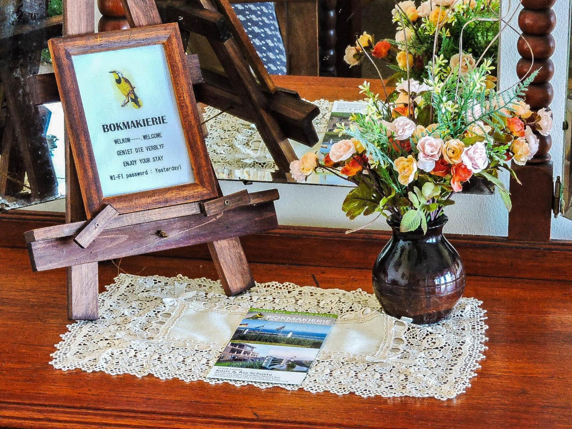 Amzee Bokmakierie Guest House Dana Bay Екстериор снимка
